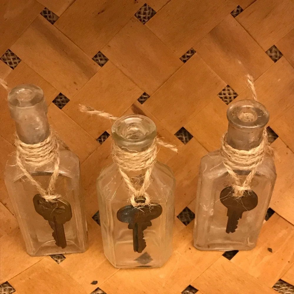 Vintage Antique, Apothecary Bottles with Vintage Key, Steampunk Wedding Decor #8